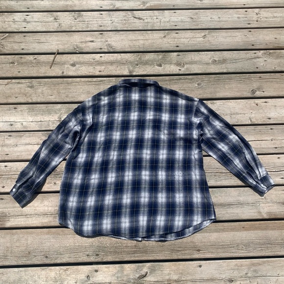 💜 SHEIN Women's Blue & White Plaid Flannel Button-Up Shirt - Size L (US 8/10) - Picture 3 of 6